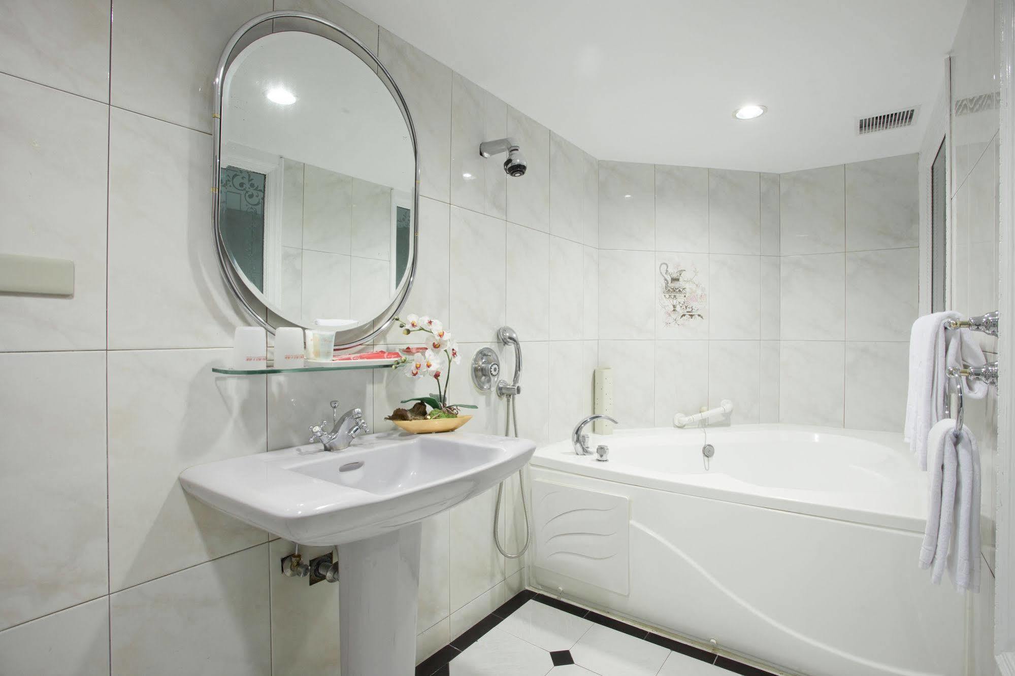 Charming Castle Hotel Taipei